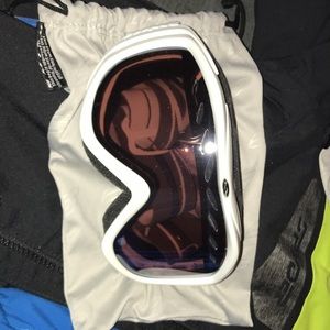 Black/white Smith-optics transit goggles w/cases